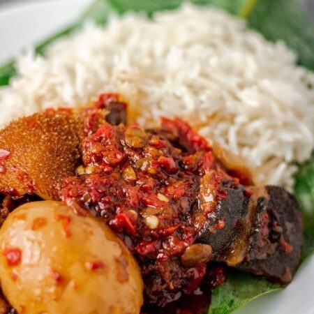 2 Litres Ayamase/Ofada Sauce with White Rice, Fried Plantain/Beans
